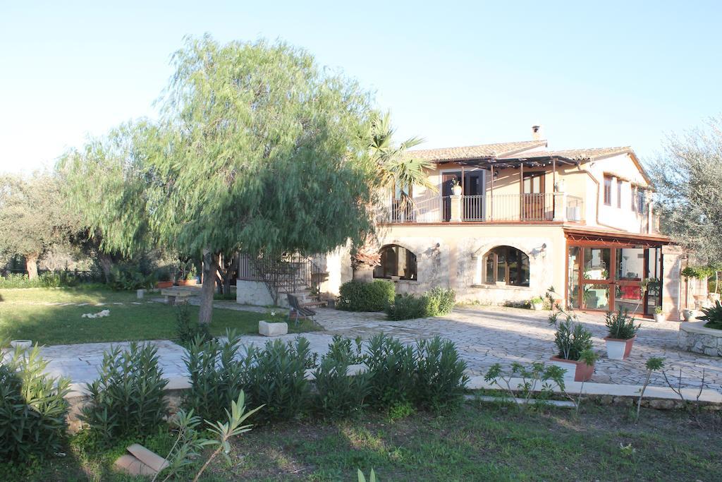 B&B Casale Siciliano Di Miryam Tiralongo Avola Luaran gambar
