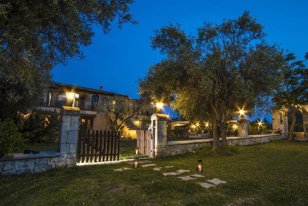 B&B Casale Siciliano Di Miryam Tiralongo Avola Luaran gambar
